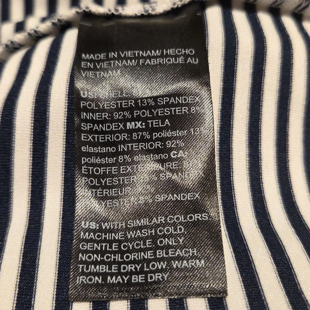 Chico's ZENERGY Blue and white  Jacket, Hooded  Matching Skort - Picture 8 of 8